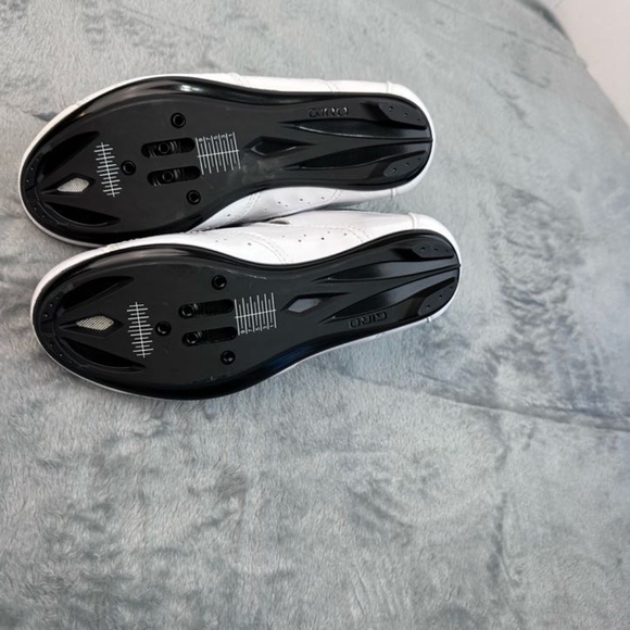 Giro Techne women’s size 6 bike shoes unworn - Picture 4 of 6